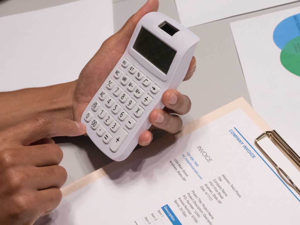 Modelo 303 explicado: qué es, quién lo presenta y cómo rellenarlo sin sustos