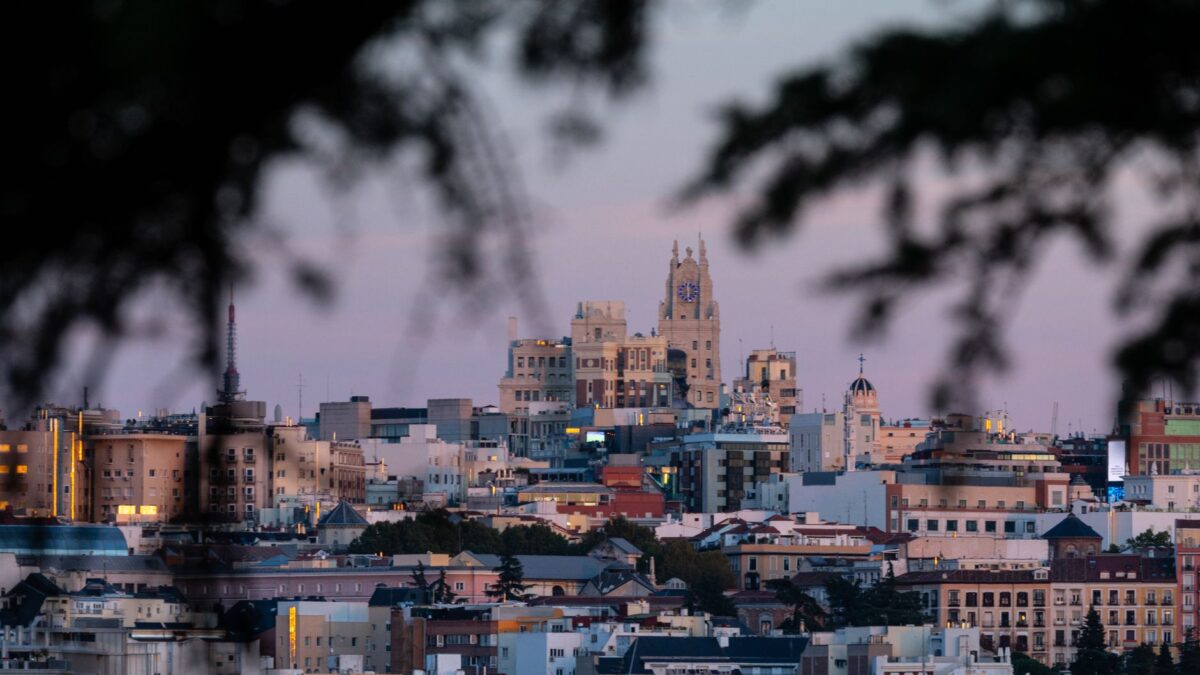 España mejora sus perspectivas de crecimiento: qué significa para pymes y autónomos
