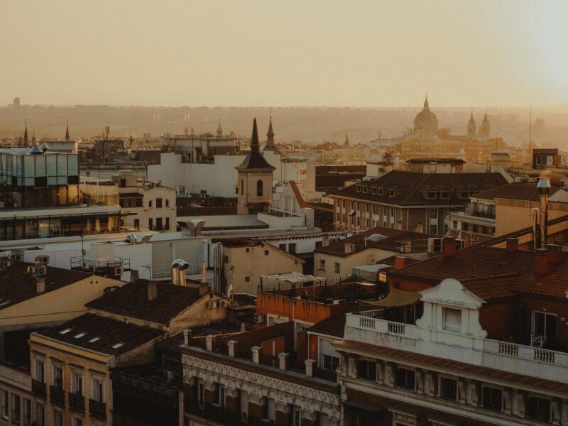 Spaniens Wirtschaft 2026: moderates Wachstum, robuster Arbeitsmarkt und der Knoten beim Wohnungsmarkt