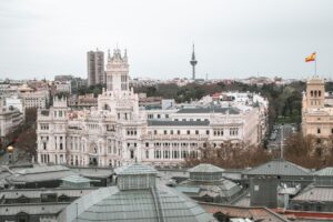La economía española en 2026: crecimiento moderado y retos para pymes y autónomos