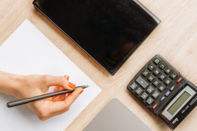Aplazar impuestos con Hacienda en 2026: qué intereses paga tu negocio y cuándo compensa