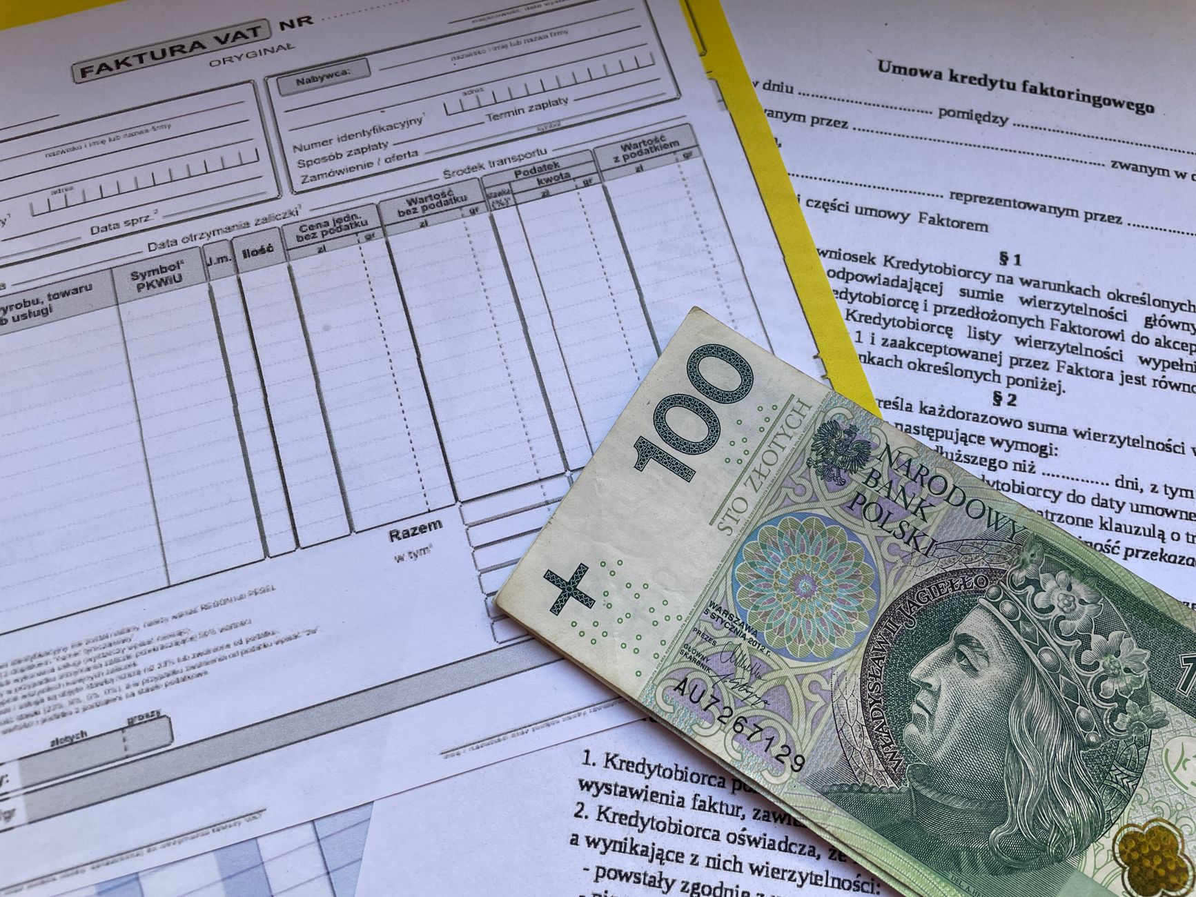 Retenciones a profesionales en 2026: cuándo va el 15%, cuándo el 7% y cómo declararlas en el 111