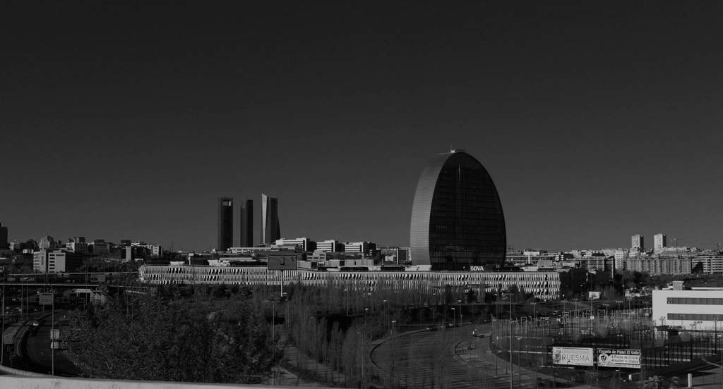 Economía española 2026: crecimiento moderado, empleo y presión sobre vivienda