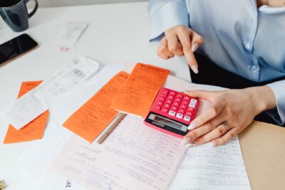 Gastos deducibles del autónomo: qué acepta Hacienda y qué te puede tumbar