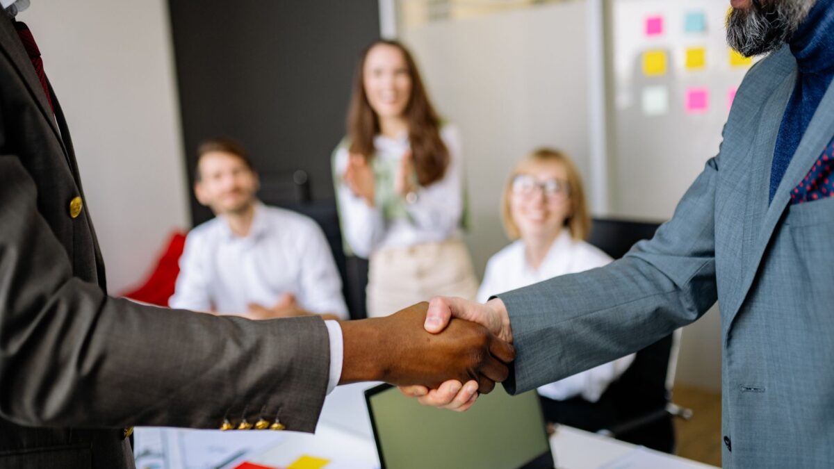 Contratar al primer empleado: cuánto cuesta realmente una nómina para la empresa