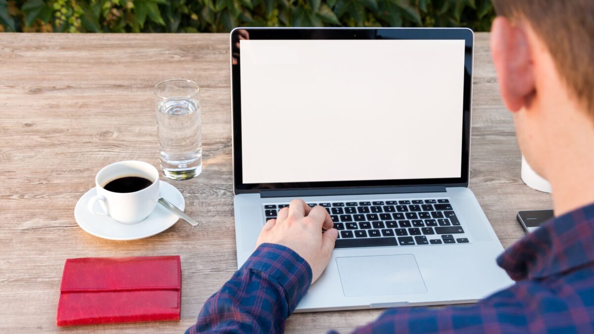 Trabajar como autónomo en España siendo extranjero: guía completa de alta y obligaciones