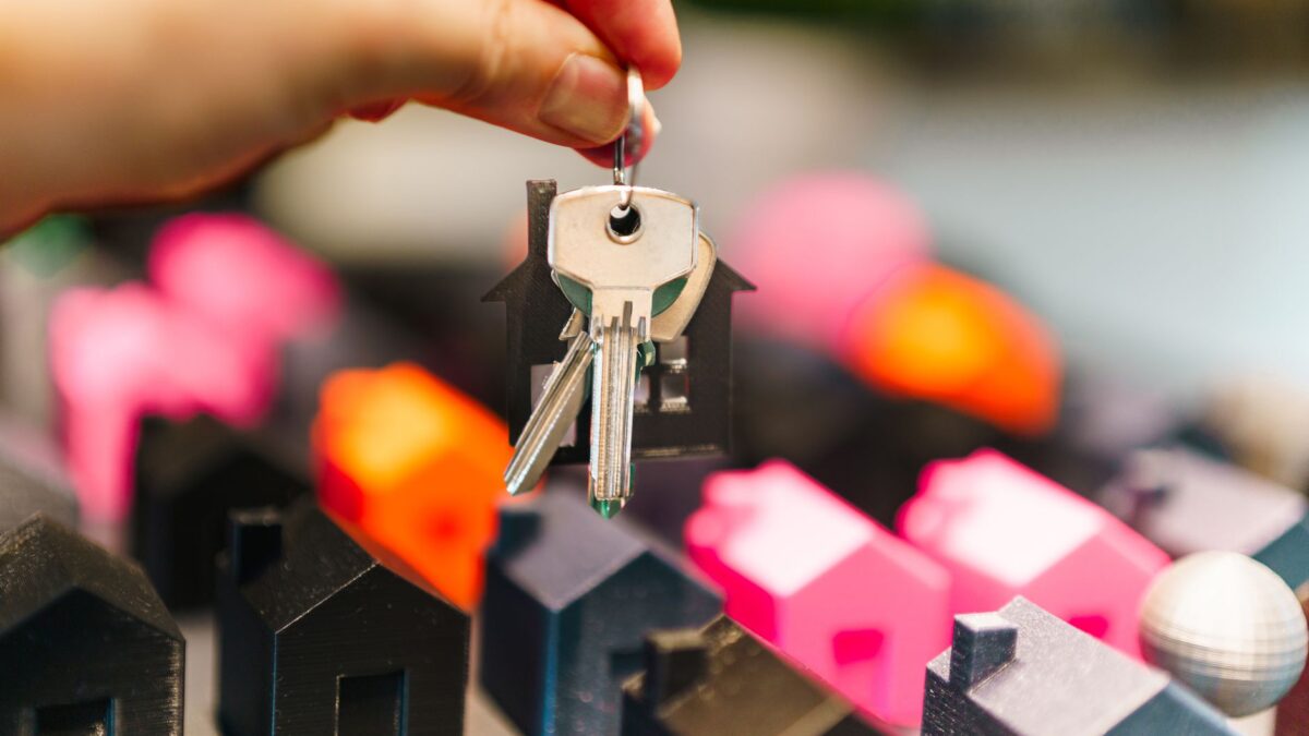 Comprar una vivienda en España siendo no residente: todos los impuestos, paso a paso